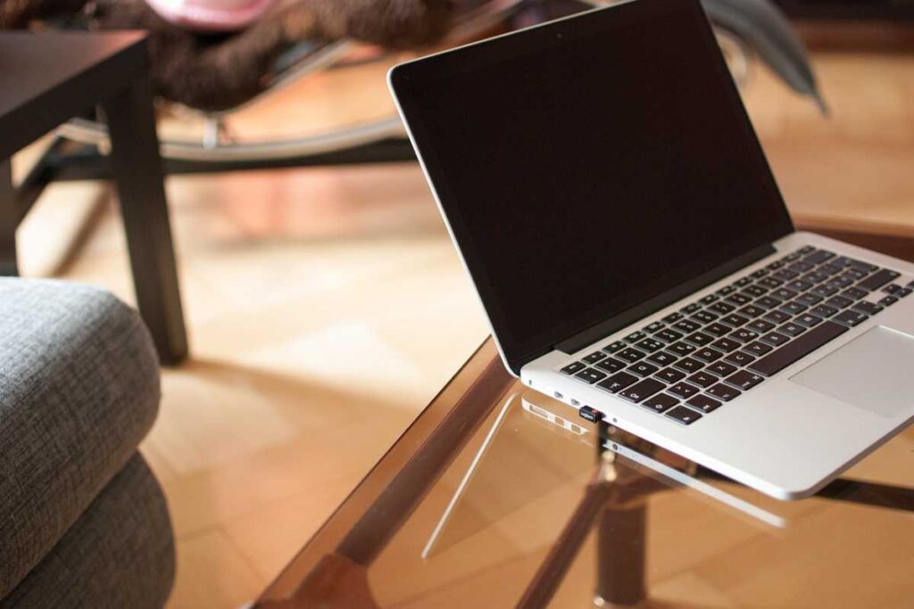 Internet e TV por assinatura em 2025: o que considerar antes de contratar
