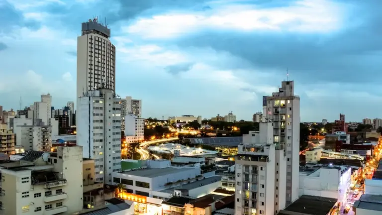 Quantos habitantes tem Campinas? População de 2026 e Censo 2022